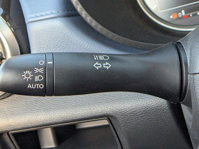 Vehicle image 22 of 28