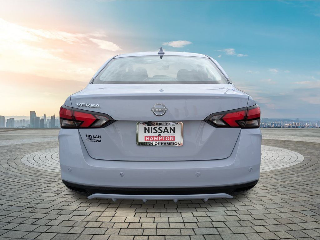 2025 Nissan Versa SV Image 7 of 26