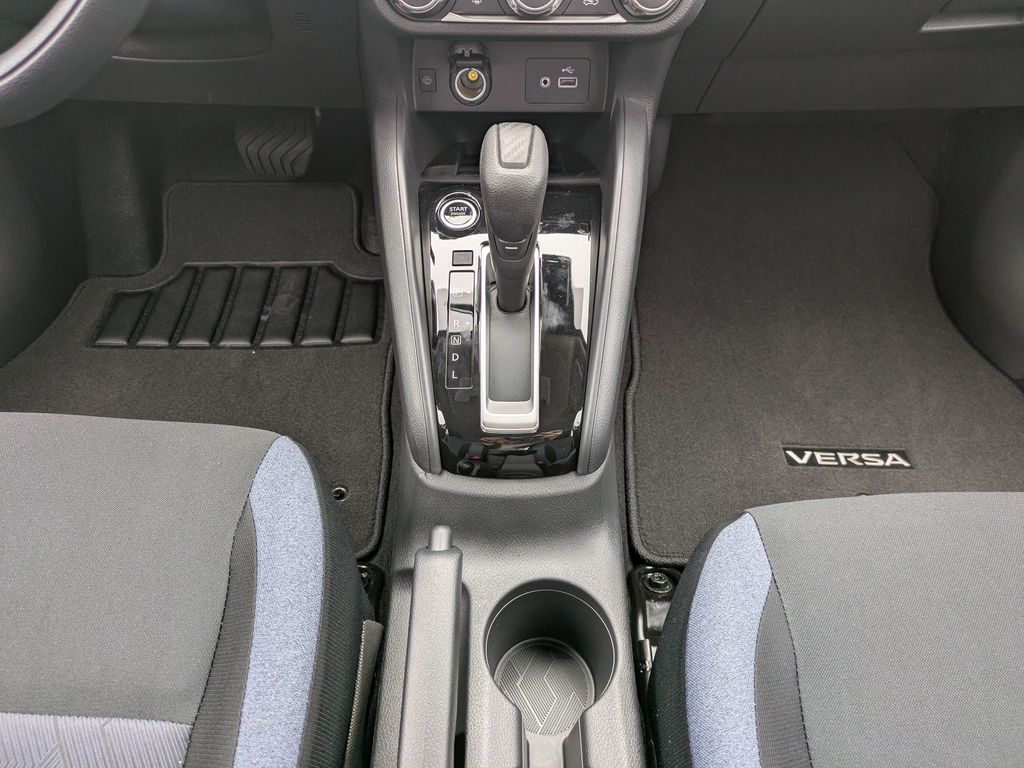 2025 Nissan Versa SV Image 18 of 26
