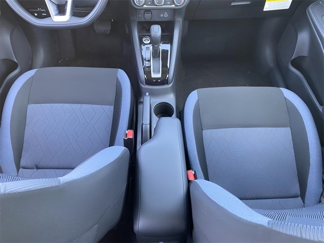 Vehicle image 16 of 19