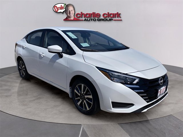 Vehicle image 4 of 19