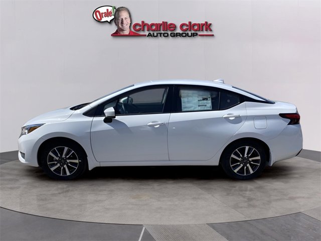 Vehicle image 9 of 19