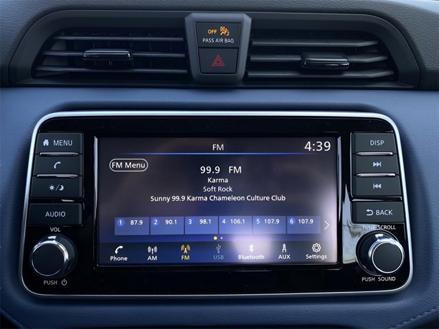 Vehicle image 11 of 19