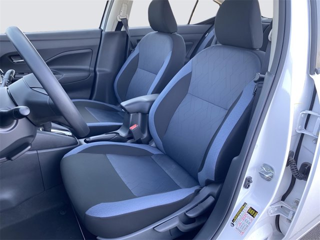 Vehicle image 13 of 19