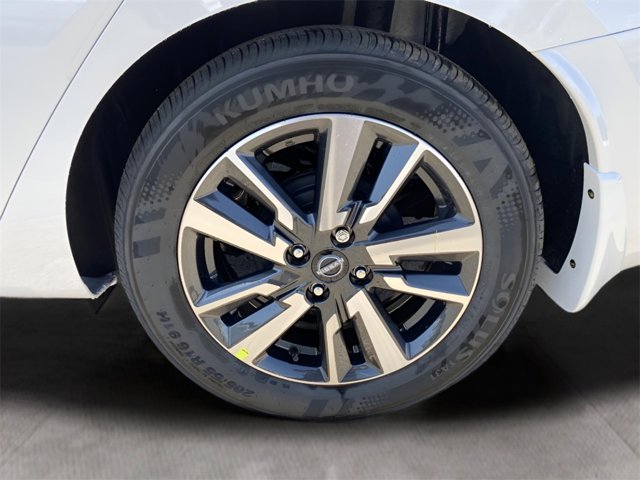 Vehicle image 18 of 19