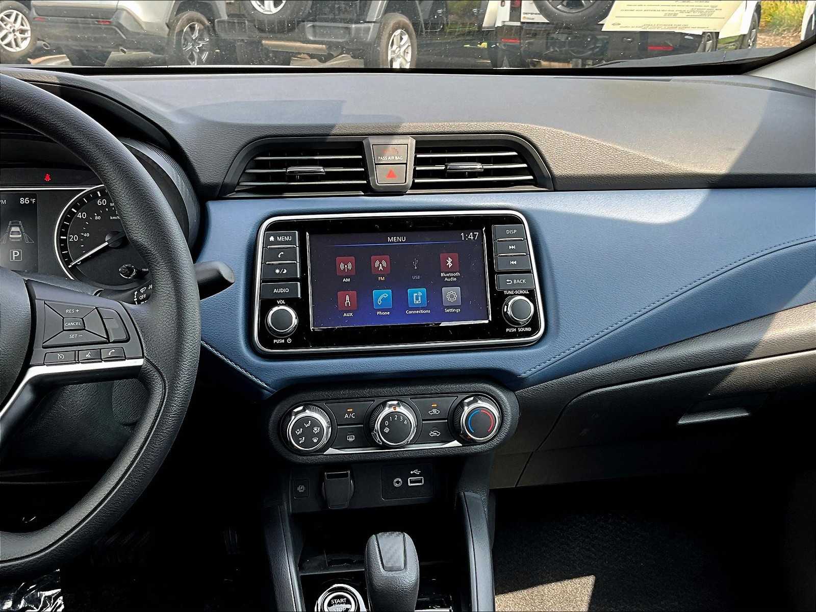 2025 Nissan Versa SV Image 18 of 18