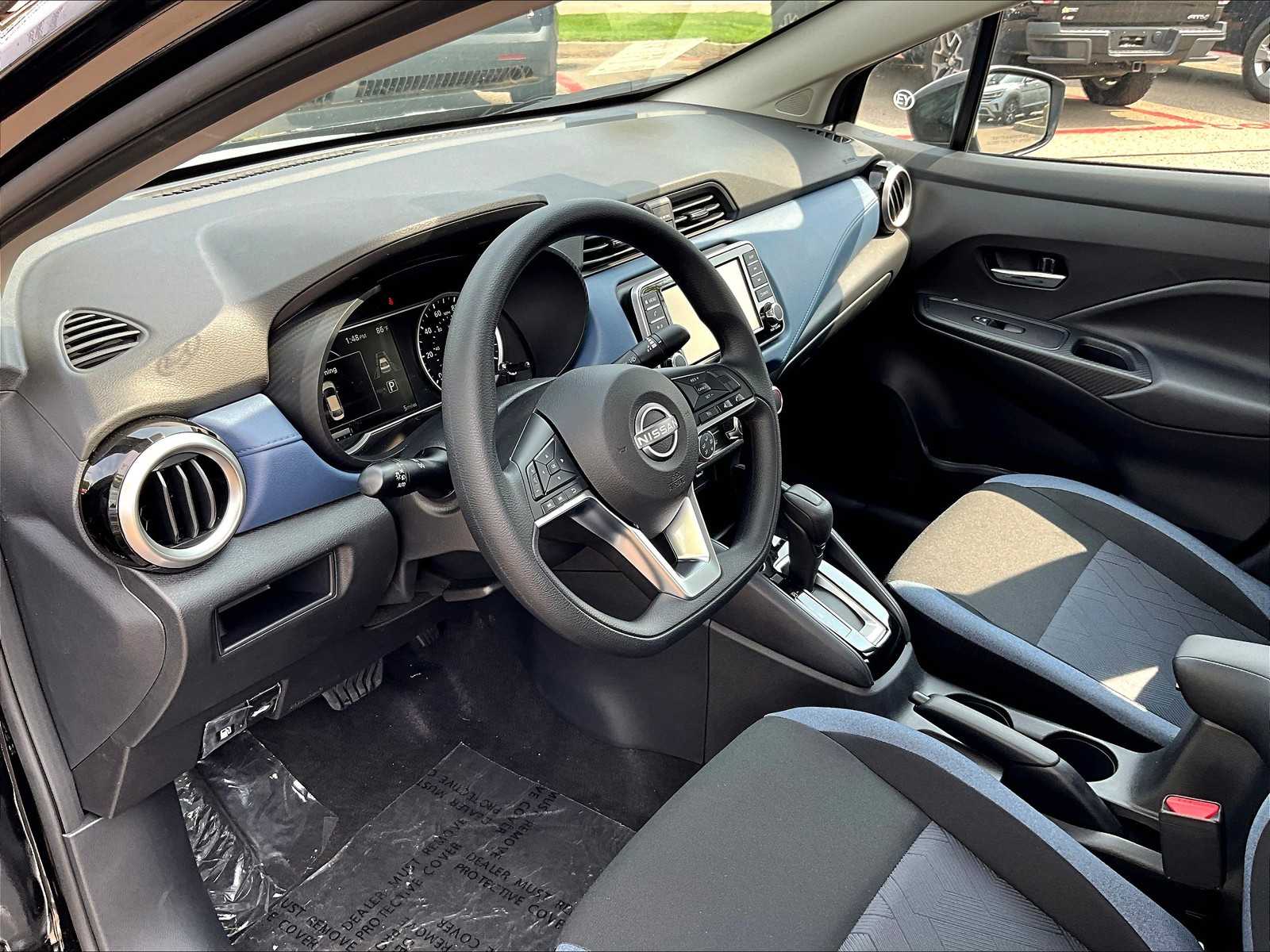 2025 Nissan Versa SV Image 13 of 18