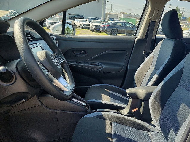 2025 Nissan Versa SV Image 13 of 27