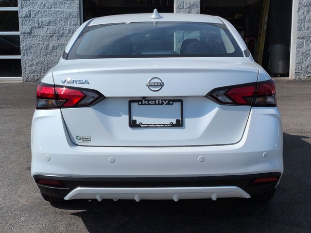 2025 Nissan Versa SV Image 2 of 15