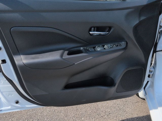 2025 Nissan Versa SV Image 14 of 15