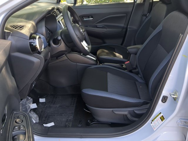 2025 Nissan Versa SV Image 6 of 15