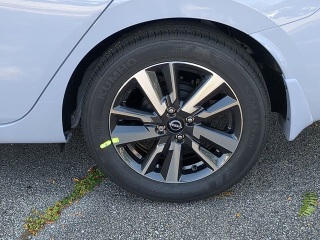 2025 Nissan Versa SV Image 5 of 15