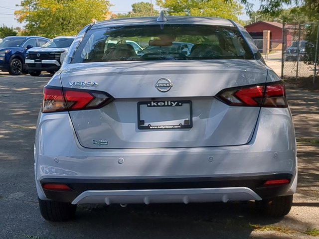 2025 Nissan Versa SV Image 3 of 15