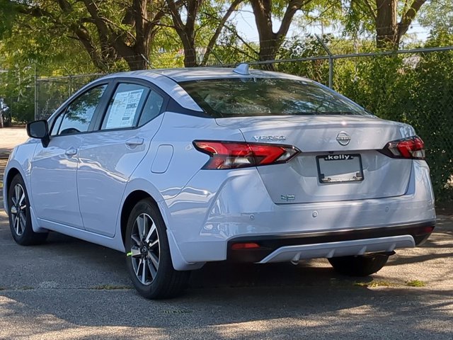 2025 Nissan Versa SV Image 2 of 15