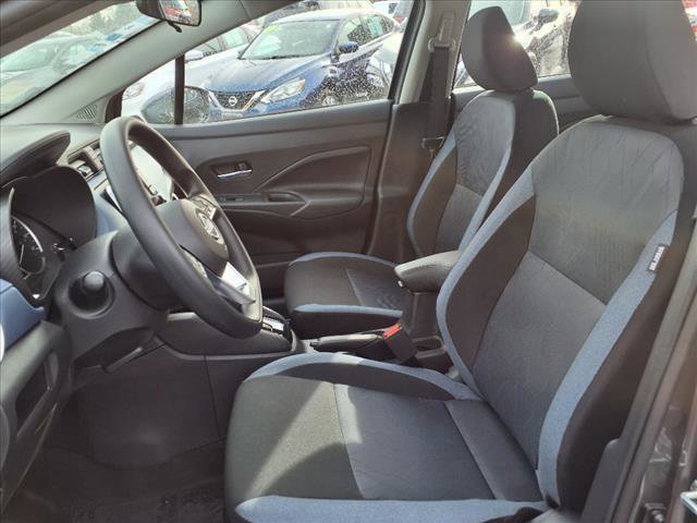 2025 Nissan Versa SV Image 11 of 31