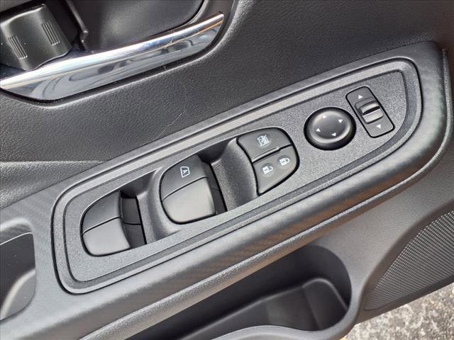 2025 Nissan Versa SV Image 27 of 31