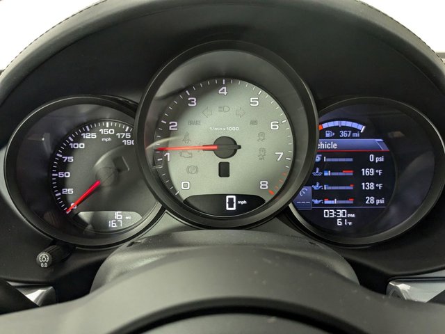 Vehicle image 17 of 25