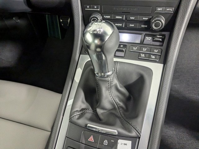 Vehicle image 18 of 25