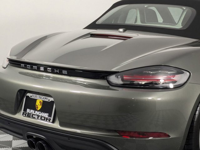 Vehicle image 24 of 25