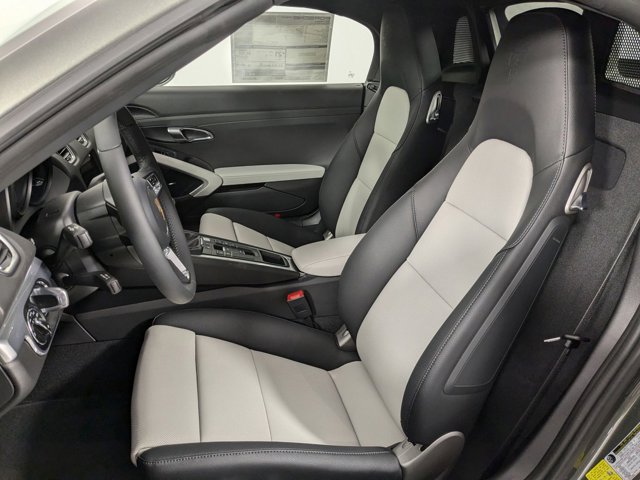 Vehicle image 11 of 25