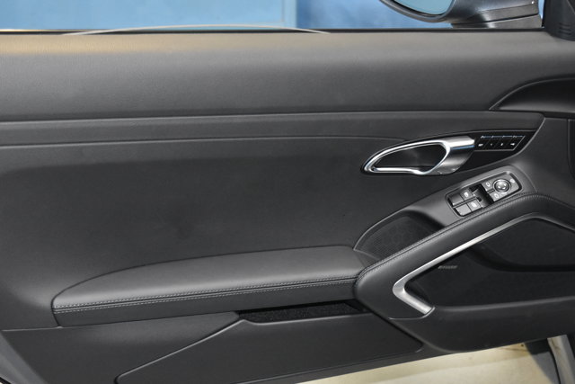 2025 Porsche 718 Cayman Style Edition Image 17 of 29