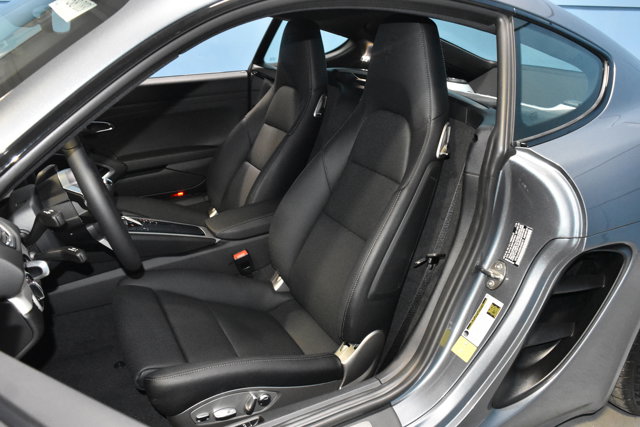 2025 Porsche 718 Cayman Style Edition Image 9 of 29