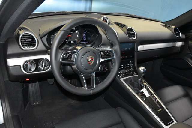 2025 Porsche 718 Cayman Style Edition Image 10 of 29