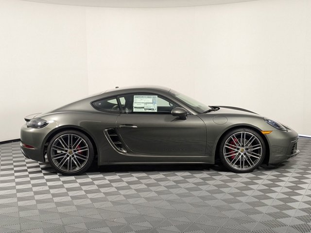 Vehicle image 4 of 25