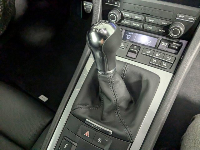 Vehicle image 19 of 25