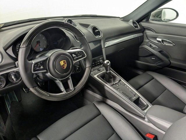 Vehicle image 14 of 25