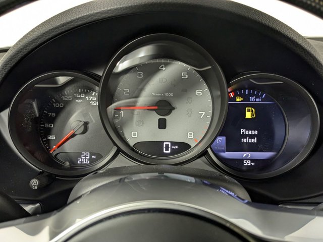 Vehicle image 17 of 25