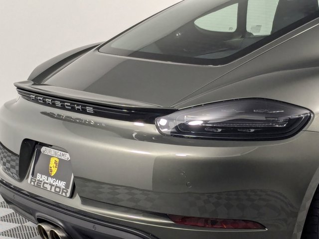 Vehicle image 23 of 25