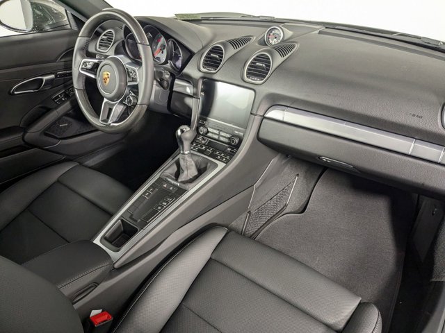 Vehicle image 16 of 25