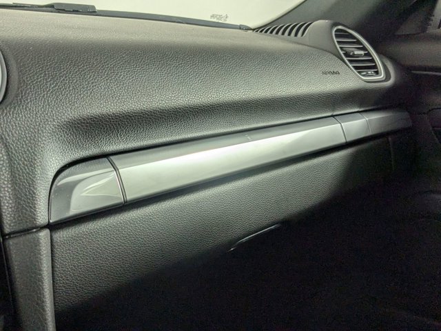 Vehicle image 22 of 25