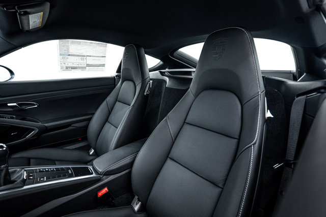 2025 Porsche 718 Cayman Style Edition Image 12 of 26