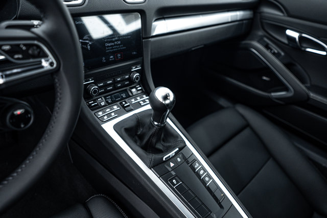 2025 Porsche 718 Cayman Style Edition Image 19 of 26