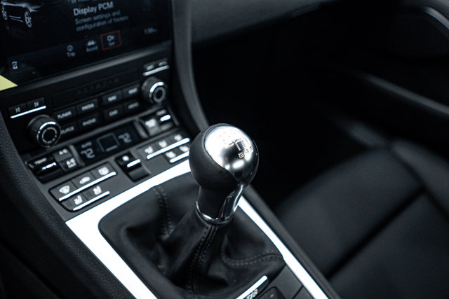 2025 Porsche 718 Cayman Style Edition Image 18 of 26