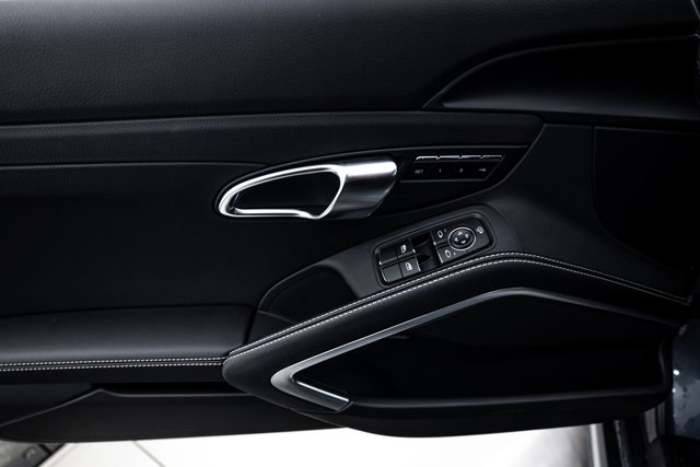 2025 Porsche 718 Cayman Style Edition Image 21 of 26