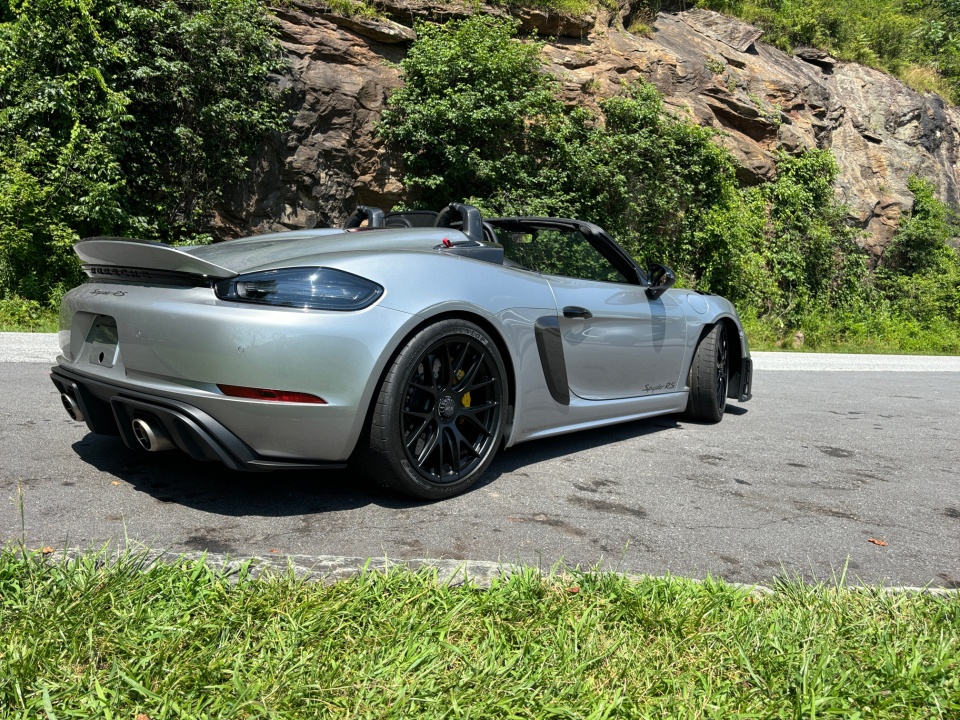 2025 Porsche 718 Spyder RS Image 8 of 25