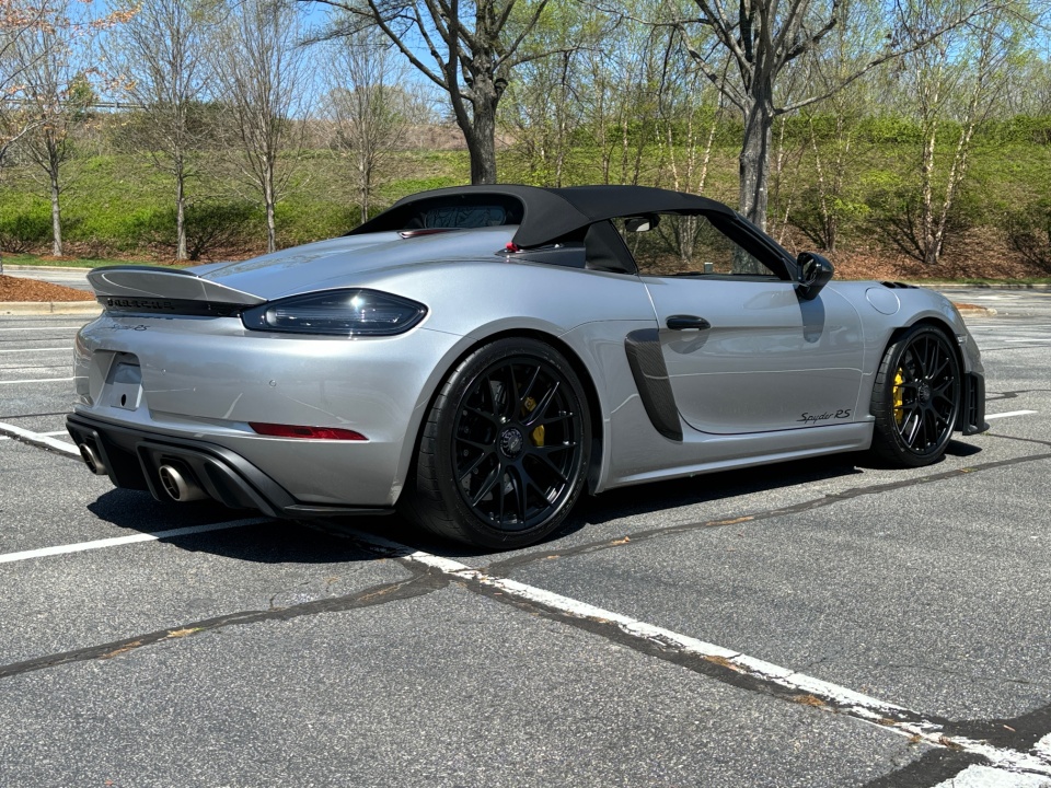 2025 Porsche 718 Spyder RS Image 7 of 25