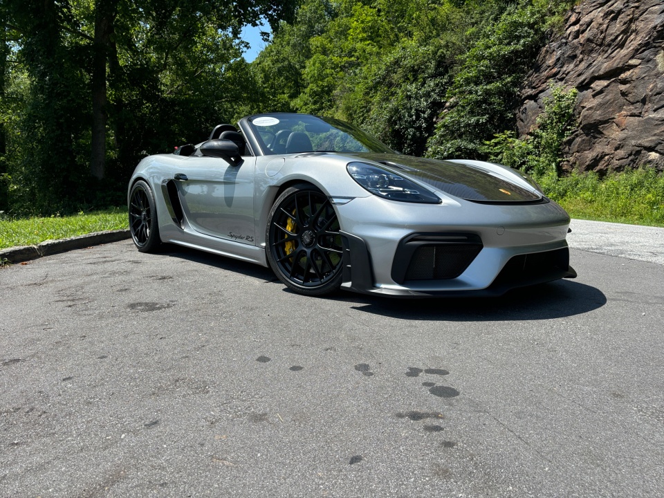 2025 Porsche 718 Spyder RS Image 2 of 25