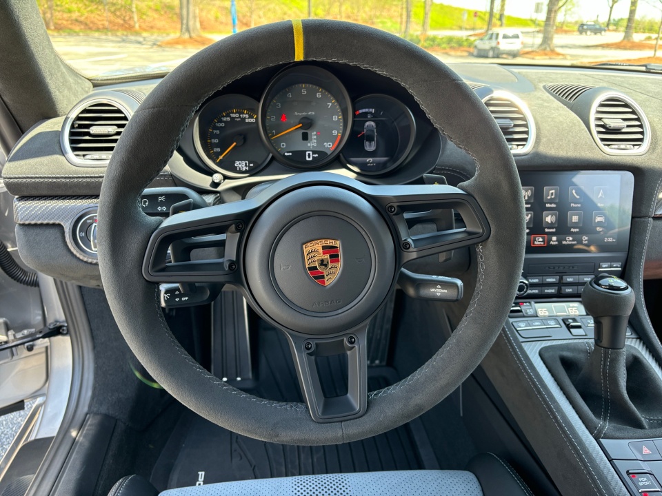 2025 Porsche 718 Spyder RS Image 20 of 25