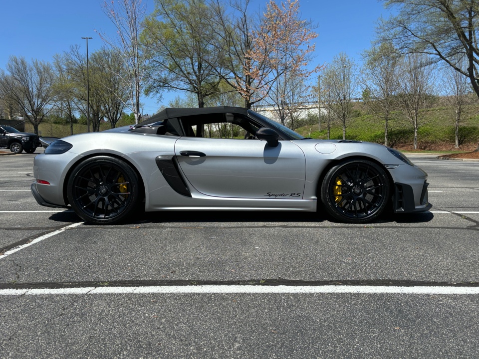 2025 Porsche 718 Spyder RS Image 6 of 25