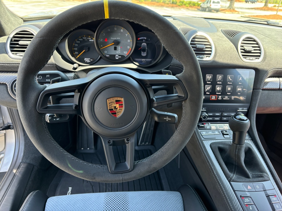 2025 Porsche 718 Spyder RS Image 18 of 25