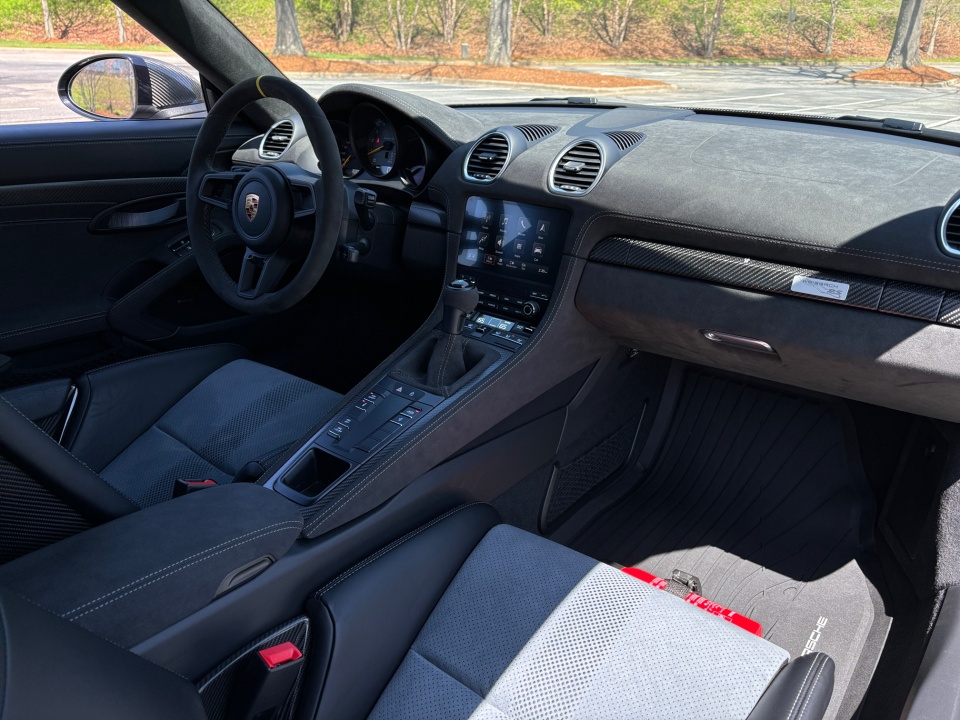 2025 Porsche 718 Spyder RS Image 25 of 25