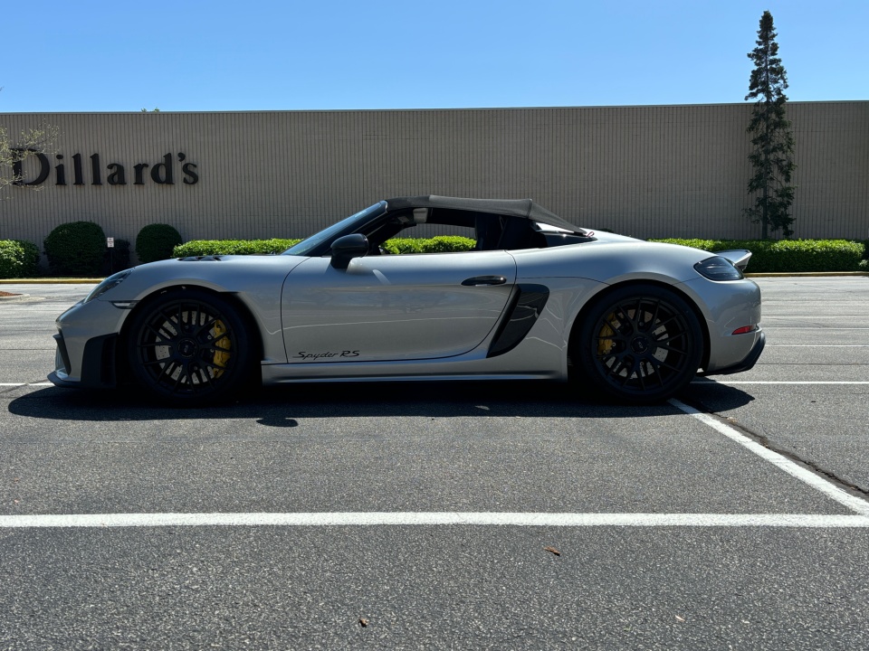 2025 Porsche 718 Spyder RS Image 12 of 25
