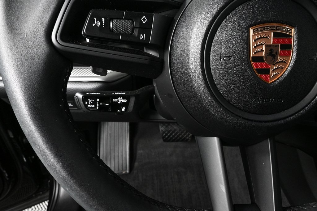 2025 Porsche Cayenne Base Image 22 of 38