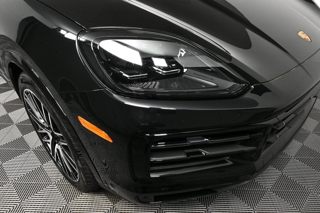 2025 Porsche Cayenne Base Image 38 of 38