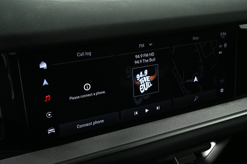 2025 Porsche Cayenne Base Image 32 of 38