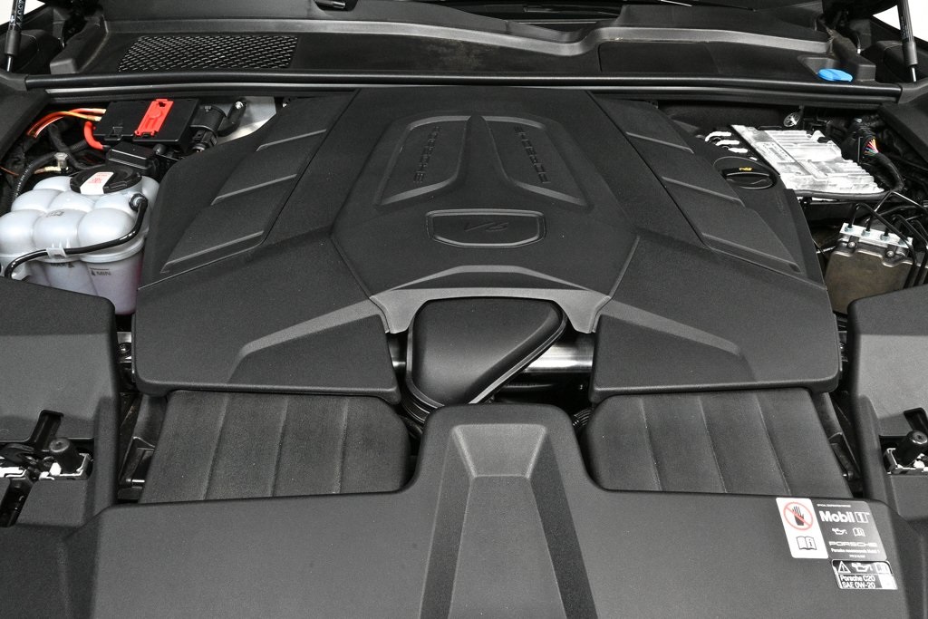 2025 Porsche Cayenne Base Image 11 of 38